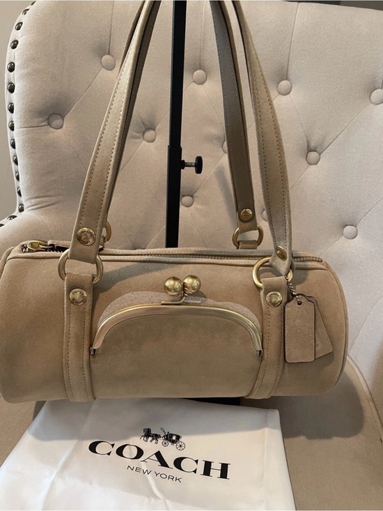 Coach Handbags - Coach Kisslock Barrel Bag In Soul /Tan Suede Brass Hardware Gift Boxed NWT